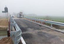 Per Villagrossa è finito l’isolamento: riapre il ponticello sul canale Molinella