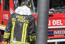 Monzambano, fiamme dalla canna fumaria Brucia tutto il tetto di una barchessa