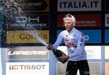 Pogacar domina il Fiandre, seconda piazza per van der Poel