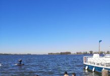 Palazzi ha firmato: dopo 45 anni il Lago Superiore è tornato balneabile (e c’è già chi si è tuffato)