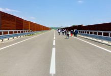 I volontari raccolgono i rifiuti: il 20 maggio tangenziale di Guidizzolo off limits