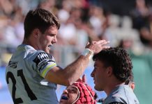 Rugby Top 10 – Viadana, meglio tardi che mai. Di Chio: “Il lavoro paga, proviamoci” Di Chio festeggiato dopo una meta