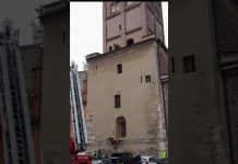 Esercitazioni dei Vigili del fuoco sulla torre del duomo