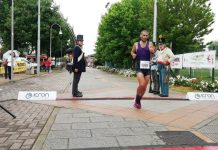 Running in the rain: festa bagnata per gli eroi della Maratona della Battaglia Arrivo Britton