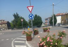 Ripulisce la piazza dalle erbacce, lettera d’encomio dal Comune di Borgo Virgilio