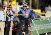 Tripletta di Philipsen al Tour, Vingegaard resta in giallo