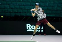 Sinner eliminato in semifinale a Wimbledon da Djokovic