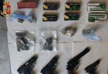 Polizia sequestra un arsenale in un centro sportivo nel lodigiano