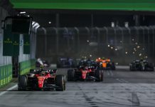 Gioia Ferrari a Singapore, vince Sainz davanti a Norris