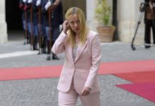 Immigrazione, Meloni “Non permetterò che Italia sia campo profughi Ue”