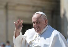 Migranti, Papa “Chiamati ad accogliere chi bussa alle nostre porte”