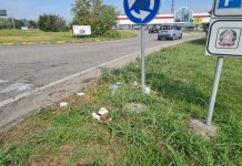 Preso a sprangate per strada: in auto aveva mazza e pistola a salve