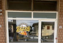 Ladri in azione in pieno giorno rubano il registratore di cassa in una pizzeria di Cerese