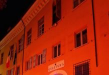 Questura e Comando provinciale dei Carabinieri in arancione per la giornata contro la violenza sulle donne