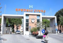 Incastrato nell’auto fuori strada: grave un 23enne. Ricoverato a Brescia