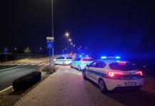 Rubano uno scooter con un etto di fumo in tasca: denunciati