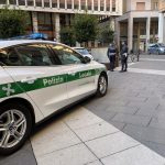 Investe una ciclista e se ne va. Caccia al pirata della strada Investe una ciclista e se ne va. Caccia al pirata della strada