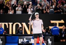 Sinner batte Djokovic e vola in finale a Melbourne