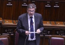 Poste, Giorgetti “Nessuna svendita, controllo dello Stato garantito”