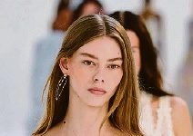 Esplorando il dolce fascino del pantone 2024: peach fuzz