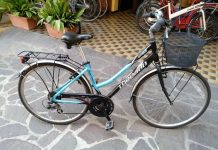 Le rubano la bici: un benefattore gliene regala una nuova