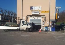Revere: sfondano la porta e rubano la gettoniera, raid in tabaccheria