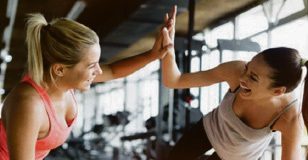 S. Valentino: ecco 5 esercizi da fare in coppia per rimanere in forma!