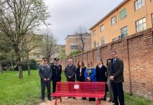 Inaugurata la Panchina Rossa nel giardino di Casa del Mantegna
