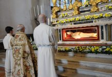 Tradizione: aperta ai fedeli l’urna del santo patrono della città