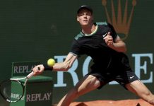 Sinner eliminato in semifinale da Tsitsipas a Montecarlo