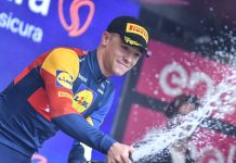 Doppietta di Milan al Giro, Pogacar resta maglia rosa