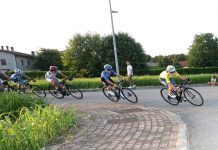 Ciclismo – Sprint sotto le stelle a Casaloldo. Giovanissimi domattina a Poggio Rusco