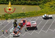 Infortunio a 30 metri di altezza: operaio soccorso dai vigili del fuoco a Valdaro