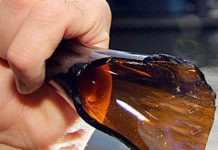 Volta Mantovana. Ferito al collo con un coccio di vetro durante una lite: caccia all’aggressore