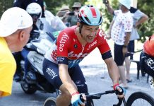 A Campenaerts la 18esima tappa del Tour, Pogacar sempre leader