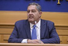 La Procura di Genova ha chiesto il giudizio immediato per Toti