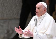 Papa “Situazione terza guerra mondiale a pezzi sembra inarrestabile”