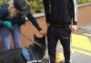 Operazione della Polizia, i cani antidroga scovano sostanze nascoste nei giardini