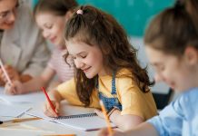 Amazon, al via la sesta edizione di “Un click per la Scuola”