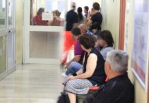 Liste d’attesa infinite e caro medicine: il 60% dei cittadini rinuncia alle cure