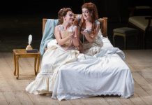 “Così fan tutte” del Ponchielli di Cremona, piccolo capolavoro di essenzialità e di sottrazione