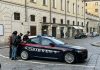 Trova i ladri in casa e avverte i Carabinieri: arrestato (ma già libero) uno dei malviventi