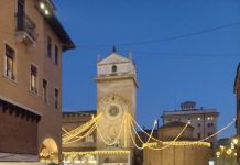 “Derubata” chiede soldi, ma è un’elemosina camuffata