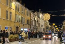 Troppa festa per la vigilia: corso Pradella chiuso per happy hour
