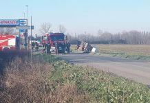 Scontro tra un’auto e un mezzo pesante: morta una donna. Ostigliese chiusa all’altezza di Governolo