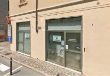 Principio d’incendio di notte in un centro estetico: un passante dà l’allarme