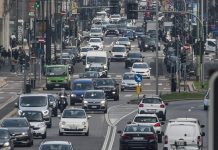 Automotive, in Italia metà delle aziende non prevede nuovi investimenti