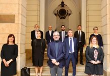 Palazzi “ultimo atto”: per lui la pacchia è finita. L’opposizione sale in cattedra