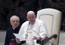 Le condizioni del Papa in “lieve miglioramento”