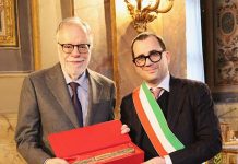 Il sindaco di di Curtatone Carlo Bottani a Roma per premiare il presidente della Dante Alighieri